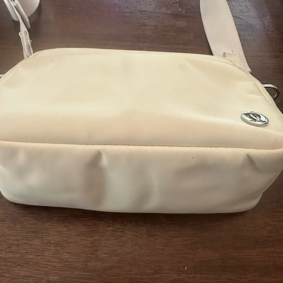 Lululemon Cream Crossbody Bag - Picture 3 of 6